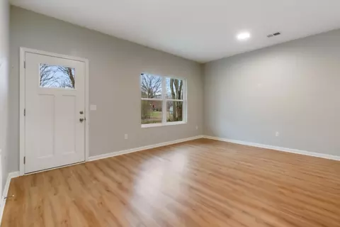 Living - 103 Mack St, Dickson, TN 37055 photo 3 of 4