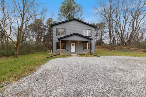 Exterior - 103 Mack St, Dickson, TN 37055 photo 3 of 10
