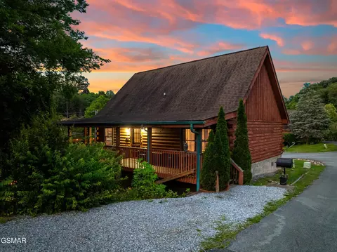 1810 Trout Way, Sevierville, TN 37862