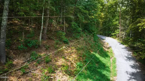 9 Stepping Stone Dr, Sevierville, TN 37862