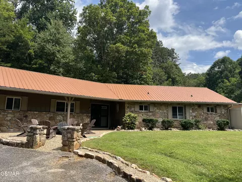 560 Buckhorn Rd, Gatlinburg, TN 37738