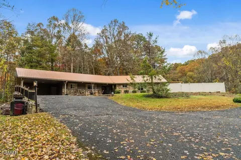560 Buckhorn Rd, Gatlinburg, TN 37738