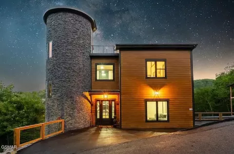 1257 Bavarian Way, Gatlinburg, TN 37738