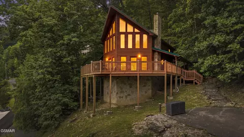 2775 Overholt Trl, Sevierville, TN 37862