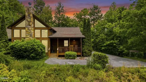 817 Sunshine Trl, Gatlinburg, TN 37738