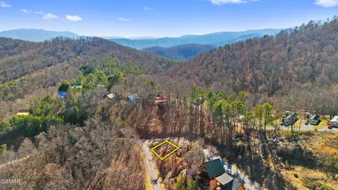 35 Pine Peak Way, Sevierville, TN 37862
