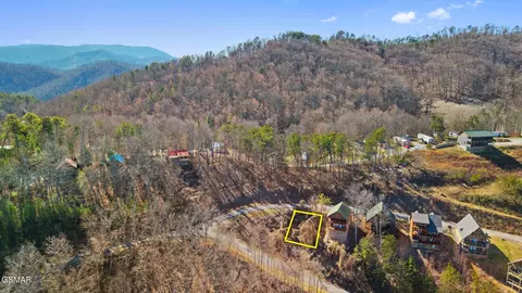 34 Pine Peak Way, Sevierville, TN 37862