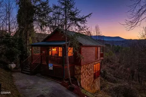 3537 Bear Pen Gap Rd, Sevierville, TN 37876