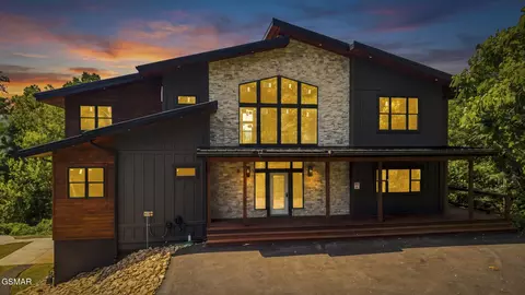 245 Brownsridge Rd, Gatlinburg, TN 37738