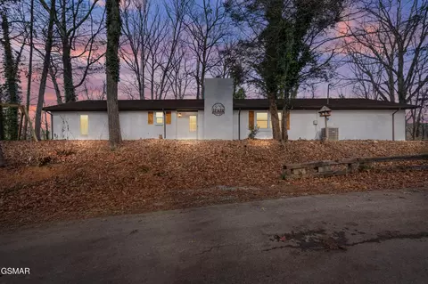 335 Buena Vista Dr, Sevierville, TN 37876