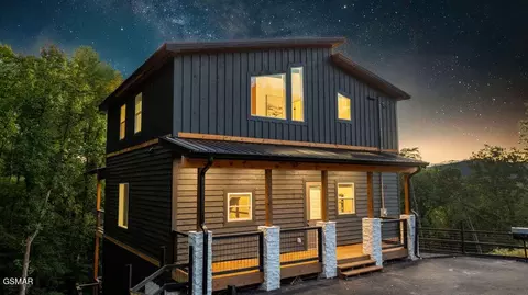 4142 Dolly S Dr, Sevierville, TN 37876