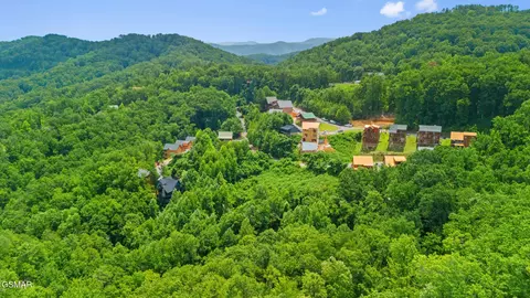 44 Pine Peak Way, Sevierville, TN 37862
