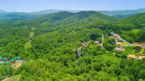 46 Pine Peak Way, Sevierville, TN 37862