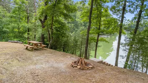 2 Buck Horn Rd, Sevierville, TN 37876