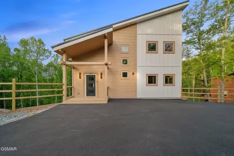 1924 Pine Ct, Sevierville, TN 37876