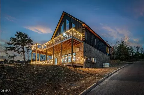 2296 Wingspan Dr, Sevierville, TN 37876