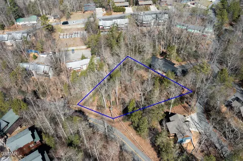 2 Johnson Laneproffitt Rd, Gatlinburg, TN 37738