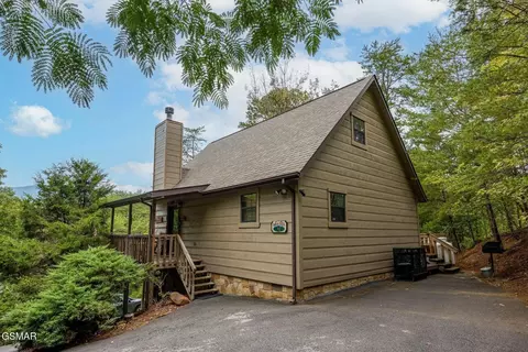 2449 Burke Ave, Sevierville, TN 37876