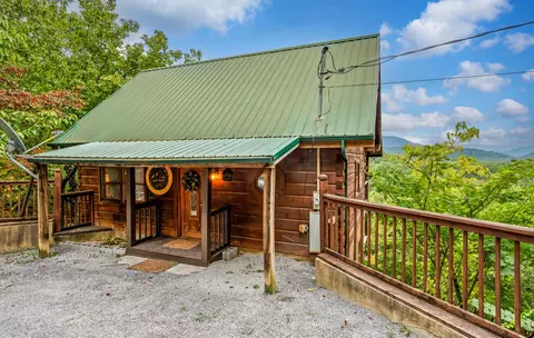 3070 Ridgecrest Way, Sevierville, TN 37862