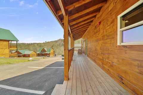 842 String Run Way, Pigeon Forge, TN 37863 photo 42
