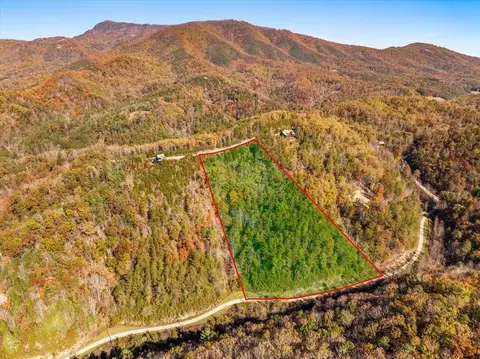 16 Wesley Way, Sevierville, TN 37876