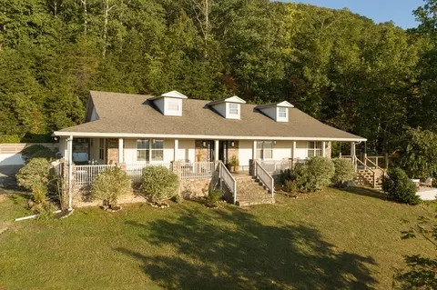 944 Sharp Rd, Sevierville, TN 37876 photo 3
