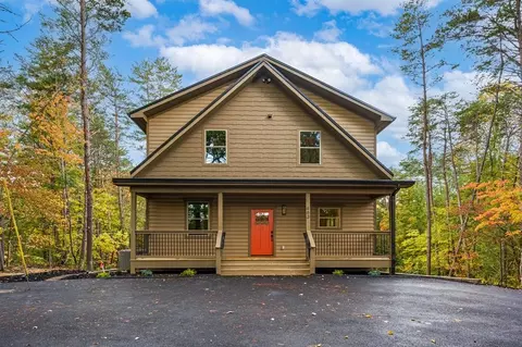 663 Lloyd Huskey Rd, Pigeon Forge, TN 37863