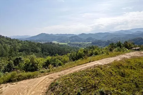 63 Crown Point Ln, Sevierville, TN 37862