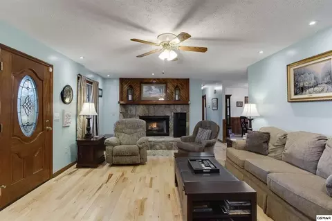 1129 Pullen Rd, Sevierville, TN 37862 photo 4