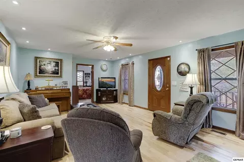 1129 Pullen Rd, Sevierville, TN 37862 photo 3