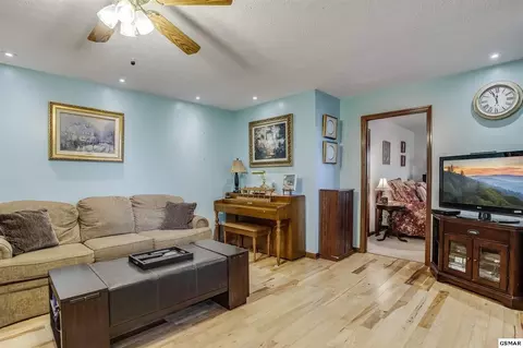 1129 Pullen Rd, Sevierville, TN 37862 photo 5