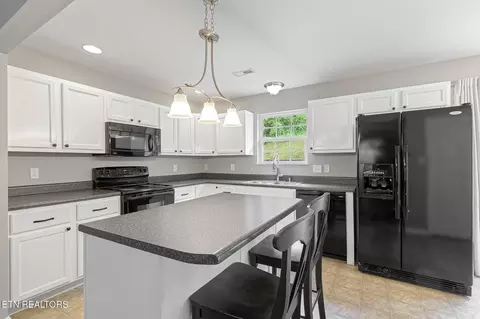 8025 Cold Stream Ln, Knoxville, TN 37920