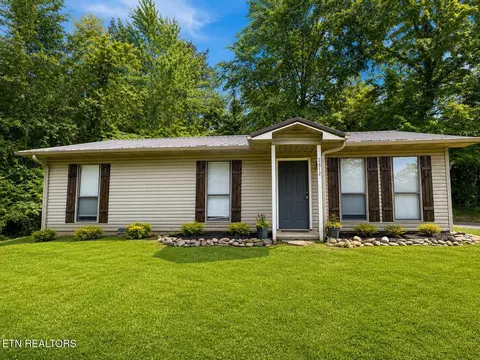 2612 Old Whites Mill Rd, Maryville, TN 37803
