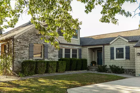 1745 Saundersville Rd, Hendersonville, TN 37075