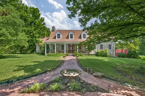 135 Clayton Ln, Fayetteville, TN 37334