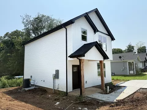 Exterior - 208 15th Ave W, Springfield, TN 37172 photo 4 of 5
