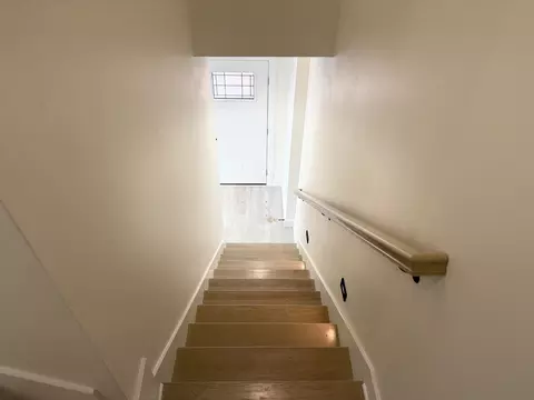Entry Way - 208 15th Ave W, Springfield, TN 37172 photo 3 of 3