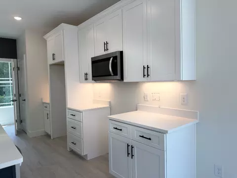 Kitchen - 208 15th Ave W, Springfield, TN 37172 photo 1 of 2