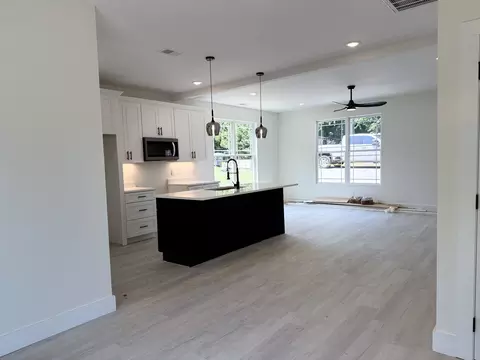 Kitchen - 208 15th Ave W, Springfield, TN 37172 photo 2 of 2