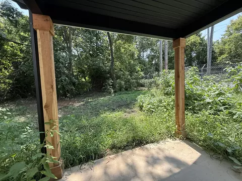 Exterior - 203 15th Ave E, Springfield, TN 37172 photo 4 of 4