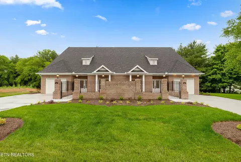 906 Fine Glen Dr, Sevierville, TN 37862