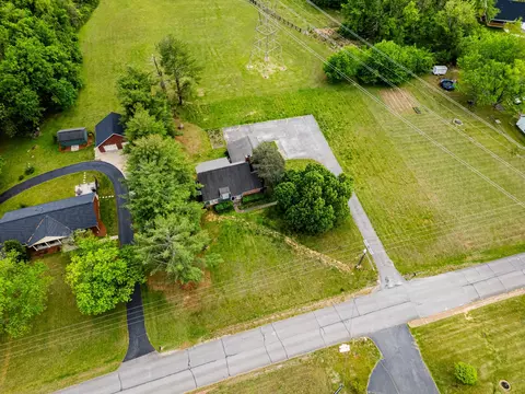 View/Area - 674 Lakeside Dr, Springfield, TN 37172 photo 1 of 8