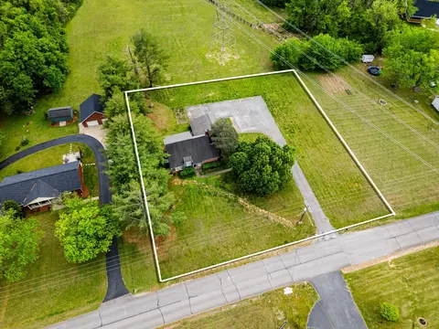 View/Area - 674 Lakeside Dr, Springfield, TN 37172 photo 2 of 8