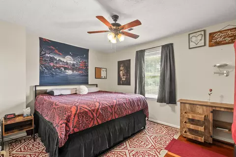 Bedroom - 674 Lakeside Dr, Springfield, TN 37172 photo 4 of 5