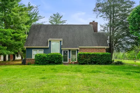 Exterior - 674 Lakeside Dr, Springfield, TN 37172 photo 2 of 11