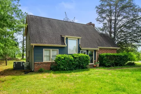 Exterior - 674 Lakeside Dr, Springfield, TN 37172 photo 8 of 11