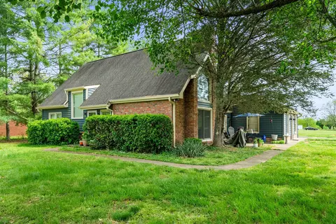 Exterior - 674 Lakeside Dr, Springfield, TN 37172 photo 6 of 11