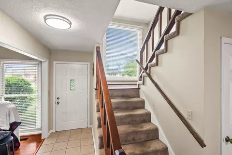 Entry Way - 674 Lakeside Dr, Springfield, TN 37172 photo 1 of 3