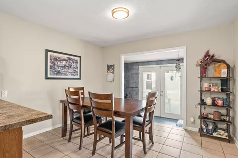 Dining - 674 Lakeside Dr, Springfield, TN 37172 photo 2 of 3