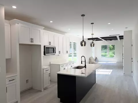 Kitchen - 534 20th Ave W, Springfield, TN 37172 photo 1 of 2
